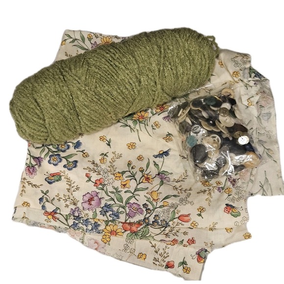 Other - Vintage Craft Supply Lot‎ Fabric Swatch Yarn Skein Mixed Buttons DIY